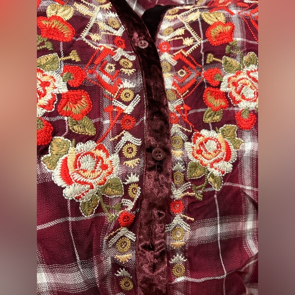 NWT plaid embroidered with velvet button up- multiple sizes! - Picture 4 of 5